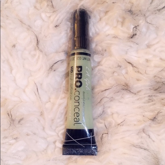 L.A. Girl's HD Pro Conceal Corrector - Picture 1 of 3